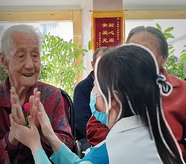 倡树新时代美德健康生活方式——服务利他