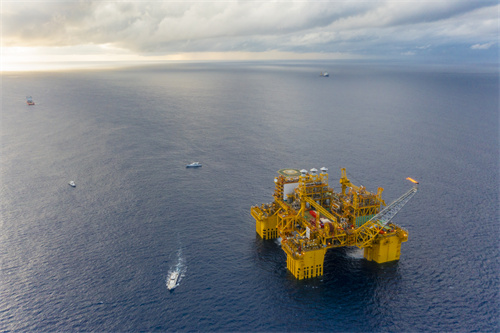 “深海一号”建造项目组荣获“全国工人先锋号”