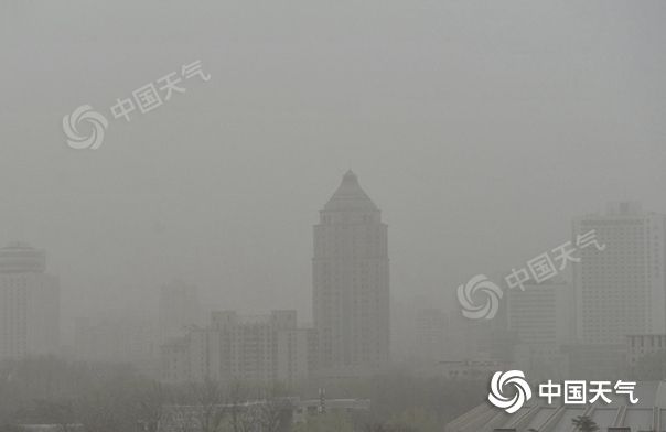 中东部局地降温猛烈 南方大规模强降雨伴有强对流