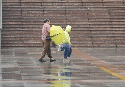 秋雨绵绵  秋装登场