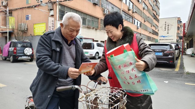 情暖“三八”节 法治送温暖