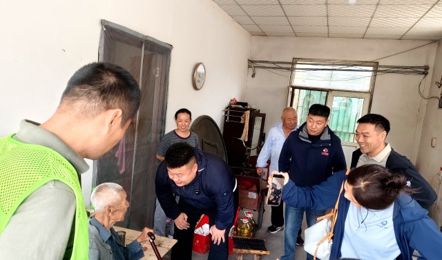 中秋慰问送关怀 拥军优属暖人心