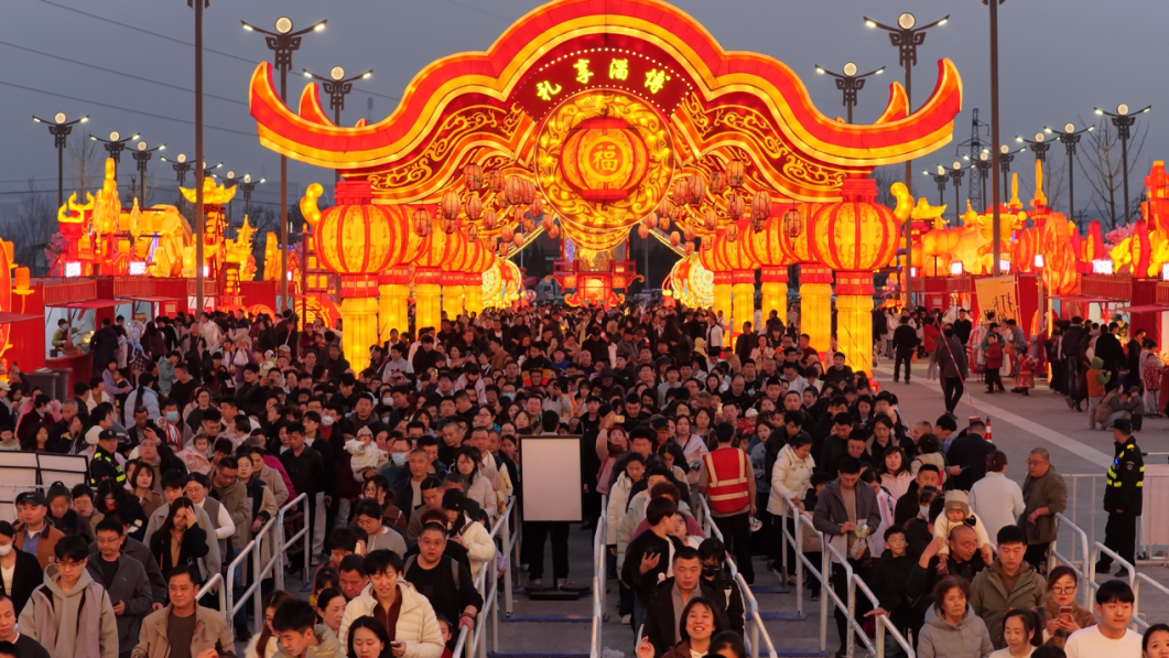 淄博花灯齐彩城内花灯绽放。 淄博市文化和旅游局供图