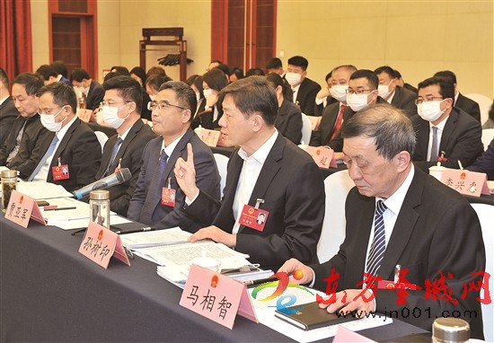 任城区代表团审议政府工作报告和“两院”工作报告