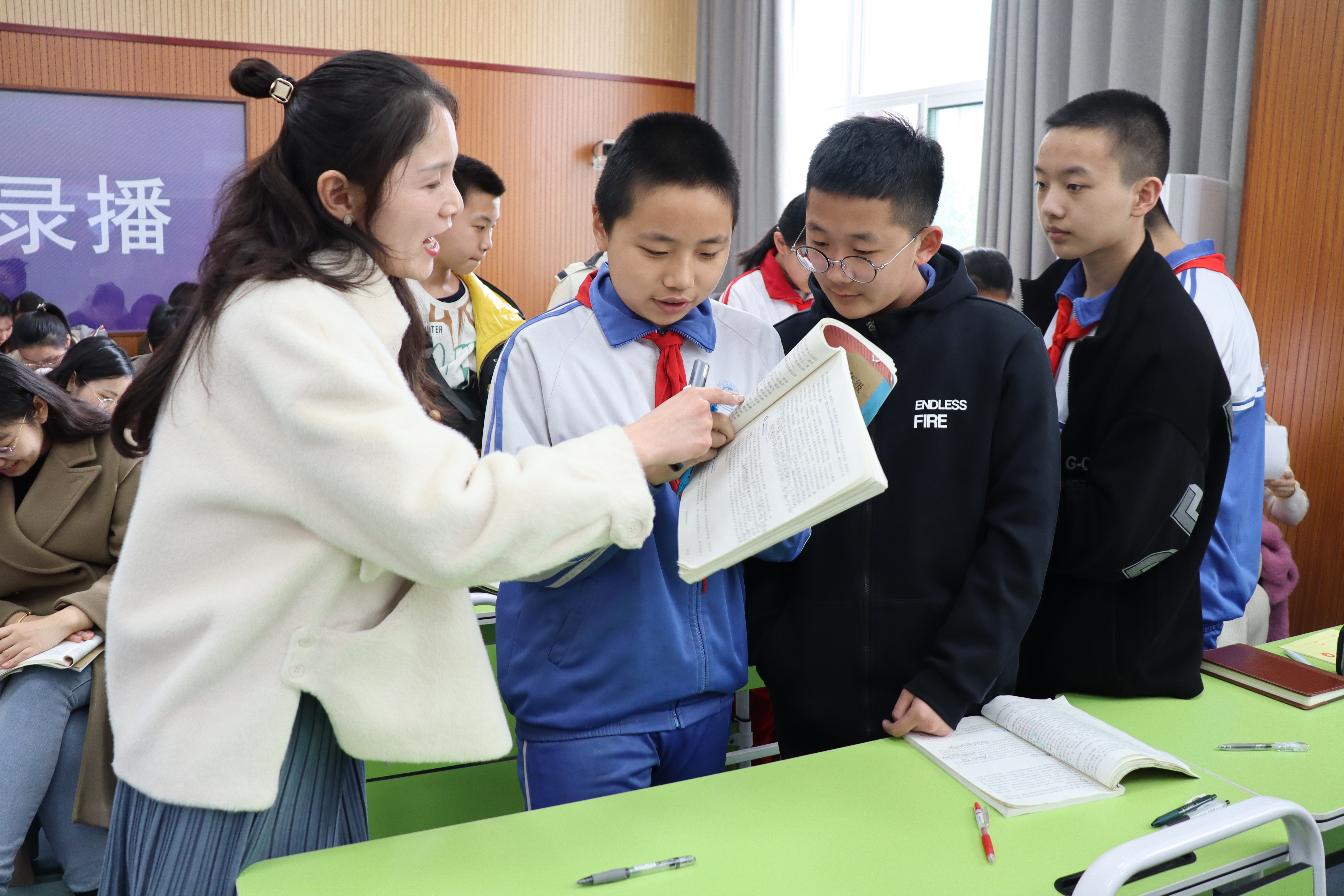 师生互动 (1).JPG
