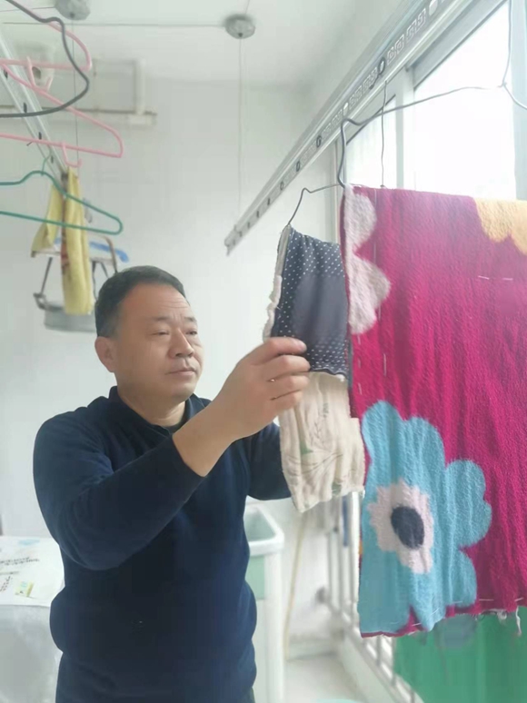给姨妈晾晒尿垫.jpg