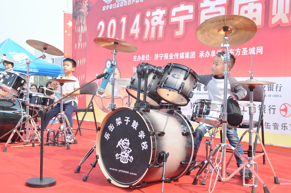  精彩表演