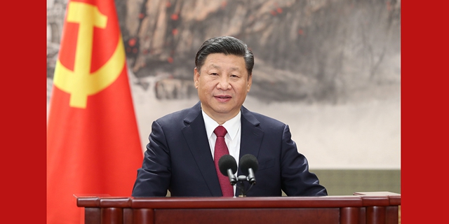 习近平等十九届中共中央政治局常委同中外记者见面