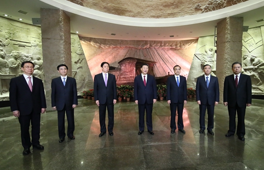 习近平等瞻仰中共一大会址